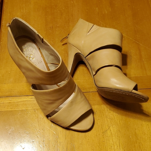 Vince Camuto Shoes - Vince  Camuto Heels size 7